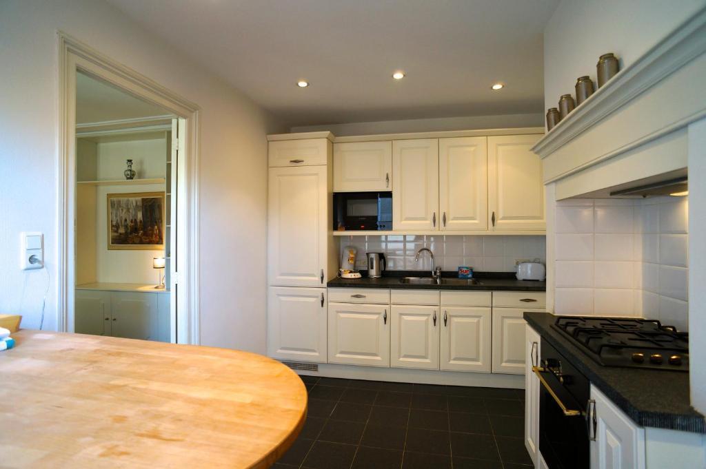 Stayci Serviced Apartments Noordeinde La Haya Habitación foto